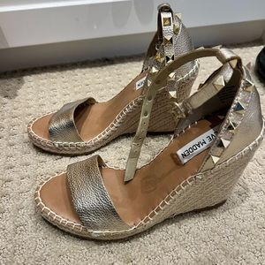 Never worn Steve Madden McKenna wedges